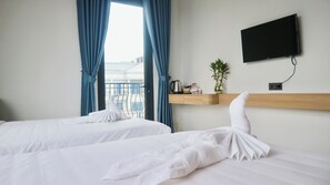 Tripla Deluxe | Una scrivania, insonorizzazione, Wi-Fi gratuito