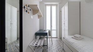 Căn hộ (2 Bedrooms) | 2 phòng ng�ủ, khu vực làm việc phù hợp cho laptop 