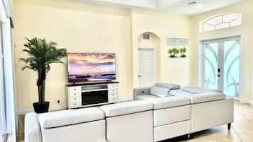 Smart TV, videojuegos, futbolito y tenis de mesa