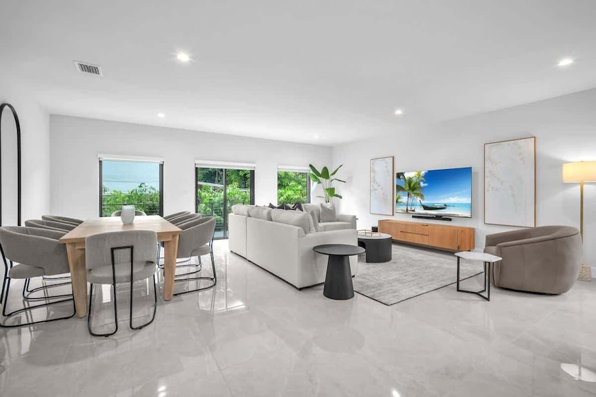 Casa Bella L Sleeps 10 L Near Freedom Park & Mia - Miami