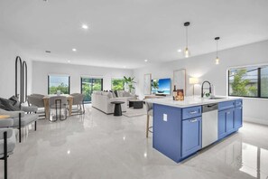 Interior - Casa Bella – New & Stylish Modern Home (Miami)