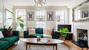 Een smart-tv en een kantoor