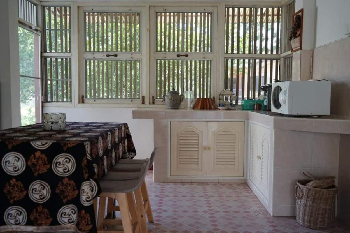 Family House, 1 Bedroom, Balcony, Garden View | Private kitchen