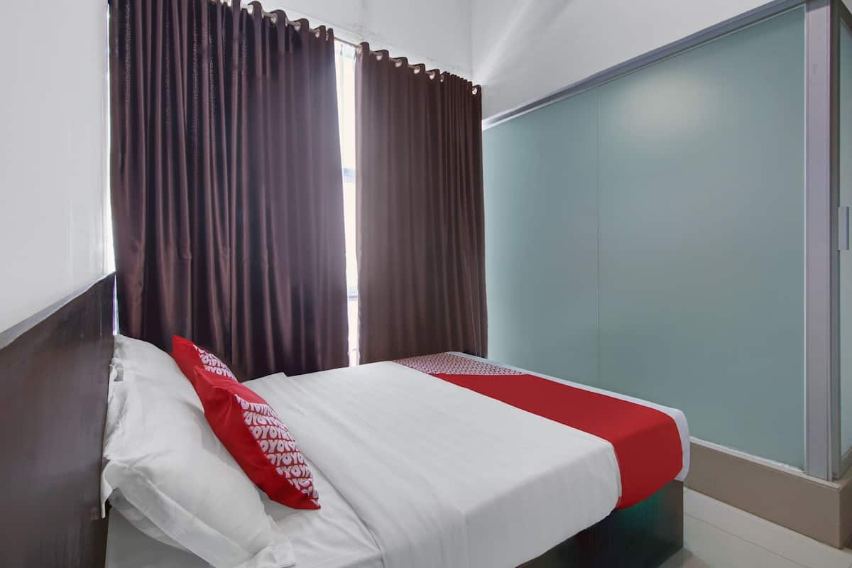 Standard Double Room | Desk, free WiFi, bed sheets