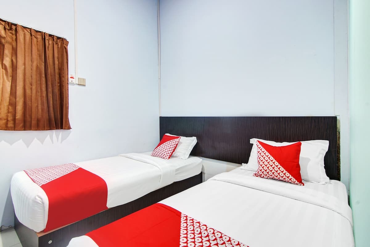 Deluxe Twin Room | Desk, free WiFi, bed sheets
