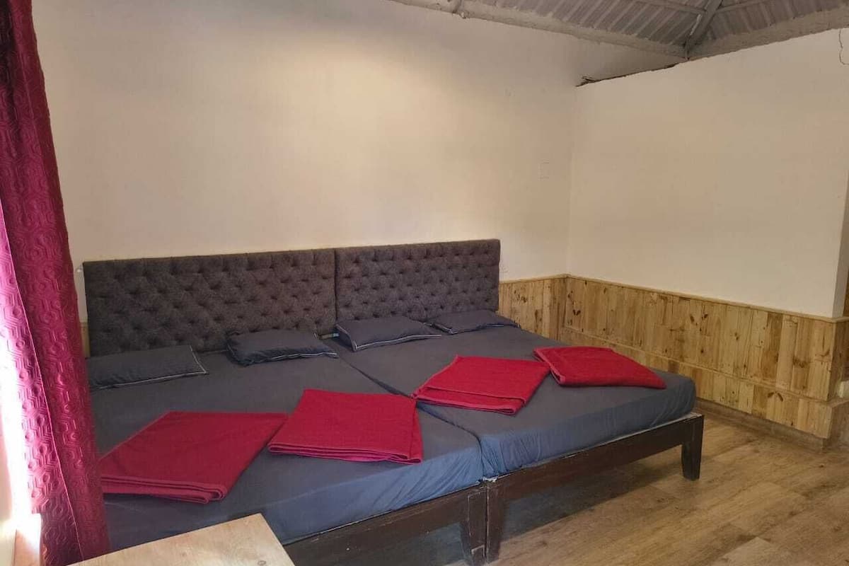 Quarto quádruplo luxo | Wi-Fi de cortesia