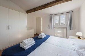 2 bedrooms, iron/ironing board