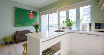 Nanjing East 291 - Stylish 3F Studio, Core Taipei, Elevator, AC, Walk to MRT