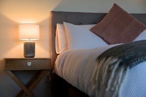 3 chambres, fer et planche à repasser, Wi-Fi, draps fournis