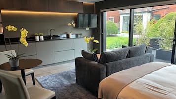 1 kamar tidur, setrika/meja setrika, Wi-Fi gratis, dan seprai linen