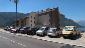 Apartment, Multiple Bedrooms | Property grounds