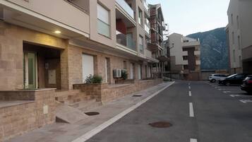 Apartment, Multiple Bedrooms | Exterior