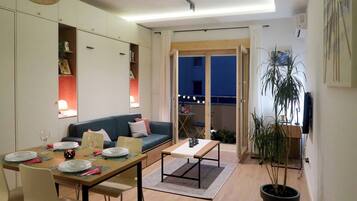 Apartment, Multiple Bedrooms | Dining