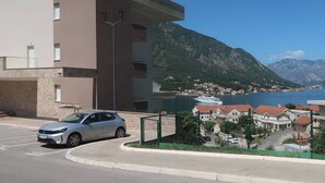Unclassified image, 3 of 38, button - Apartment 350m From Beach, Free Parking, Balcony (Kotor)