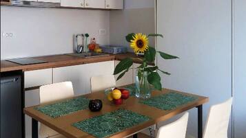 Apartment, Multiple Bedrooms | Dining