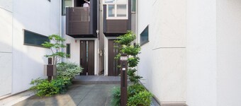 2min from Shinjuku station & 98m2 high quality house in the city center & high speed free wifi & Max 9 people