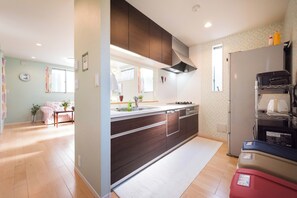 Microwave, stovetop, dishwasher