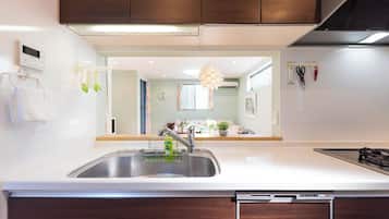 Micro-ondes, plaque de cuisson, lave-vaisselle