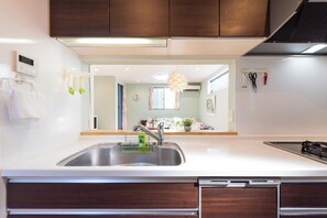 Microwave, stovetop, dishwasher