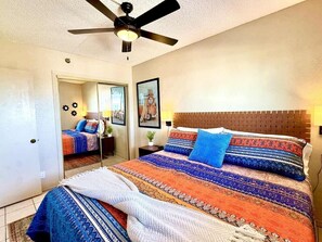 Tabla de planchar con plancha, wifi gratis y ropa de cama 