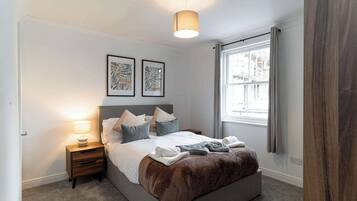 1 bedroom, desk, iron/ironing board, WiFi