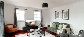 1 BED Harbour-side Apartment | Balcony Sea View