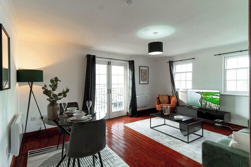 1 BED Whitehaven Apartment Overlooking Harbour