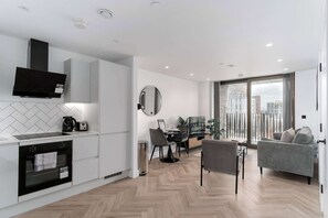 Unclassified image, 3 of 15, button