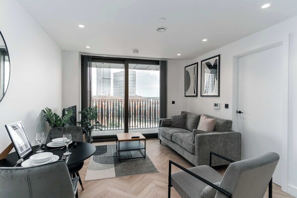 Unclassified image, 1 of 15, button