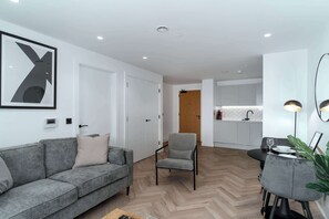 Unclassified image, 3 of 15, button