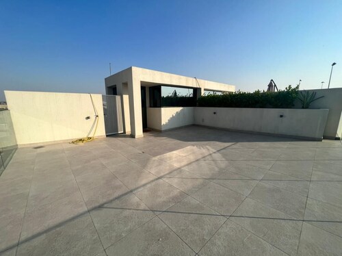 Room-room for Rent in a Luxury Villa