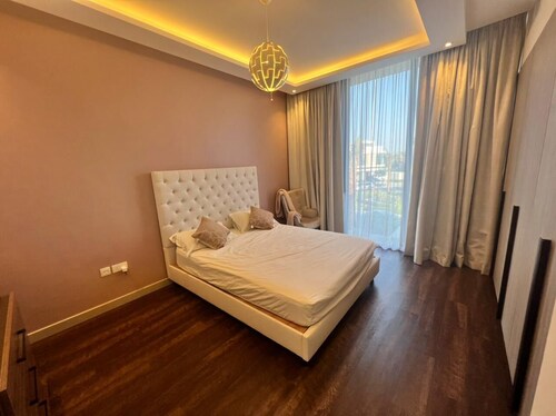 Room-room for Rent in a Luxury Villa
