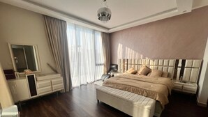 Shared Dormitory, 1 Bedroom, Accessible, Smoking - Room-room for Rent in a Luxury Villa (Dubai)