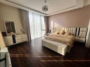 Shared Dormitory, 1 Bedroom, Accessible, Smoking | 1 bedroom - Room-room for Rent in a Luxury Villa (Dubai)