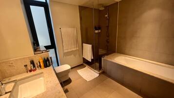 Shared Dormitory, 1 Bedroom, Accessible, Smoking | Bathroom