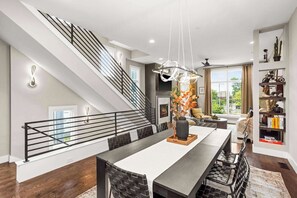 Dining - Luxury House in Nashville with Rooftop Deck (Nashville)
