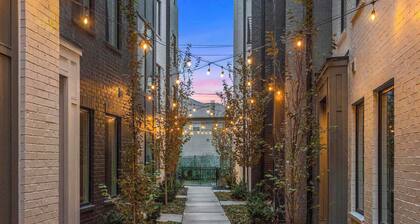 Gated Luxury in Nashville: Rooftop Views+Fire Pit