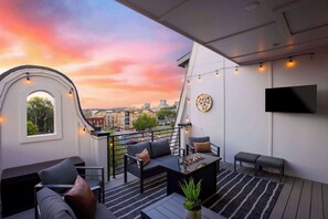 Property grounds - Luxury House in Nashville with Rooftop Deck (Nashville)