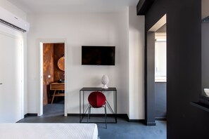 1 bedroom, in-room safe, free WiFi, bed sheets