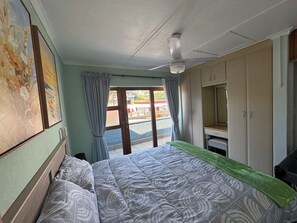 2 bedrooms, iron/ironing board, Internet, bed sheets