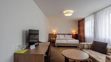 Family Room | In-room safe, desk, laptop workspace, iron/ironing board