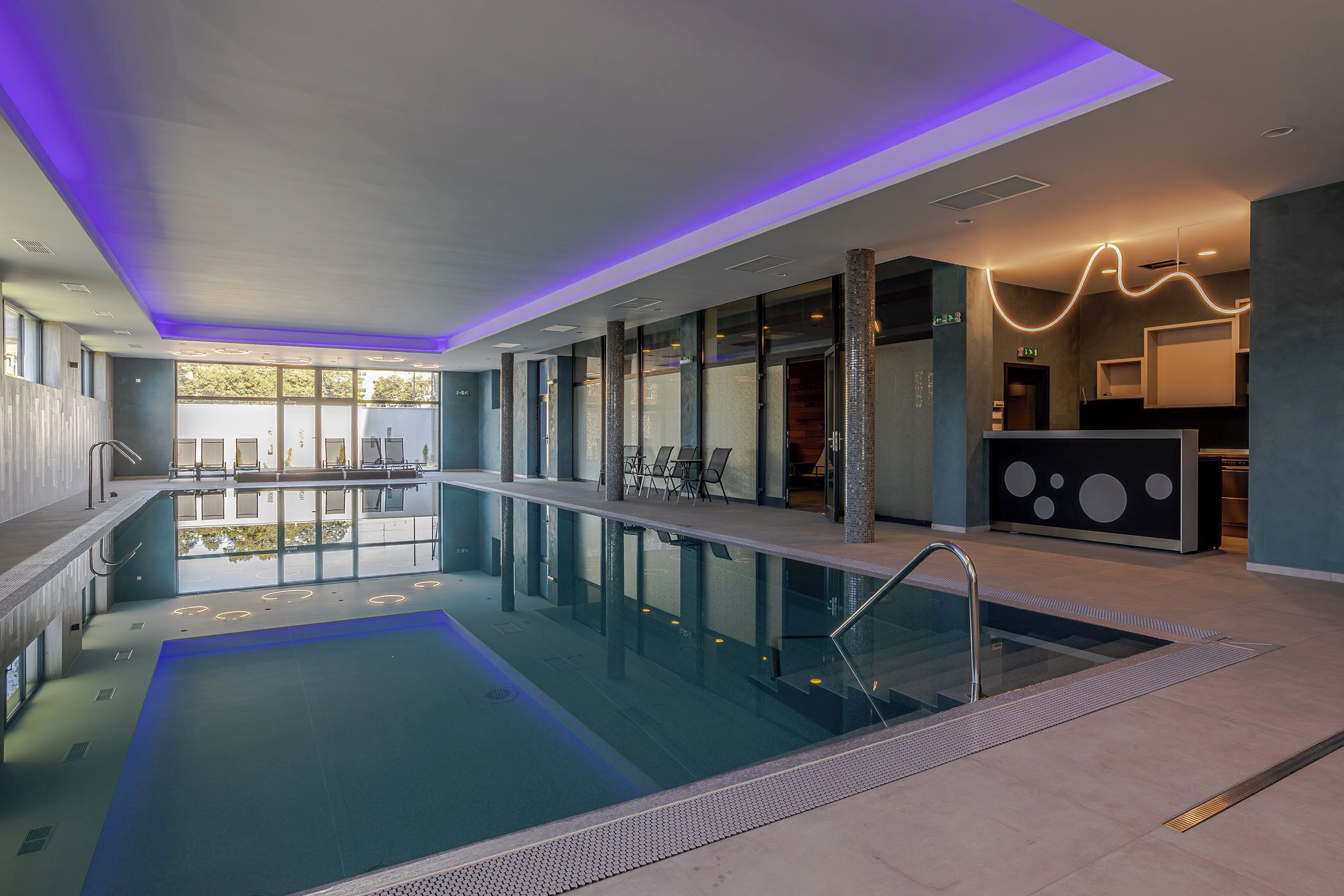 Sauna, hot tub, steam room, Thai massages, massages