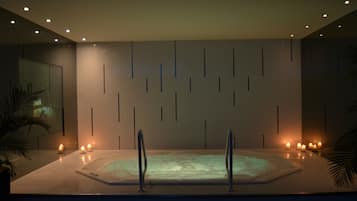 Sauna, hot tub, steam room, Thai massages, massages