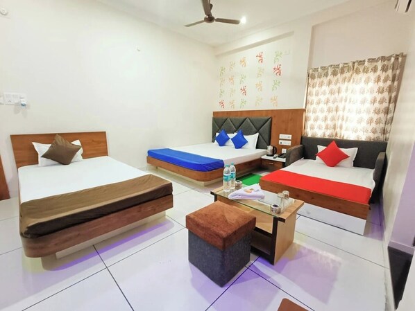 Habitación Premium | Escritorio, wifi gratis y ropa de cama 