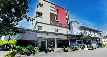 OYO 94781 Hotel Lucky Inn Makassar