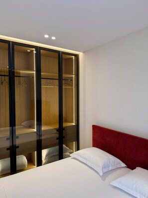 1 habitación, tabla de planchar con plancha, wifi y ropa de cama