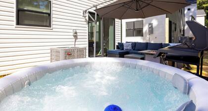 Luxury 8BR Home / Hot Tub / Game Room / Sleeps 20