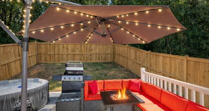 Luxury 8BR Home / Hot Tub / Game Room / Sleeps 20