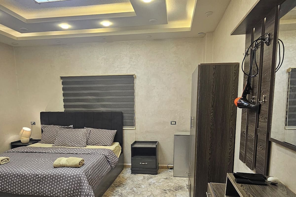 Deluxe Villa, Balcony, City View | Dihias secara berasingan, dilengkapkan perabot secara berasingan