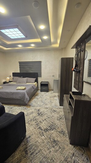 Deluxe Triple Room, Balcony, City View
